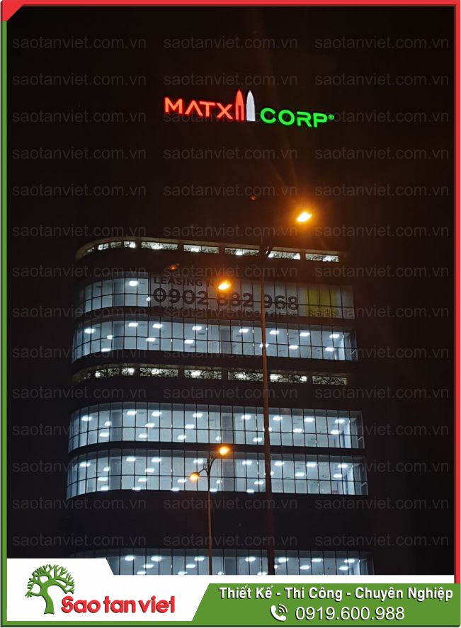Bảng hiệu Matxicorp 2 trên nóc tòa nhà